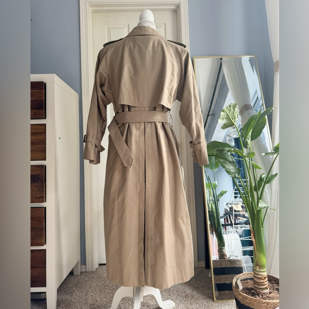 Authentic Burberry Trench Coat - Picture 2 of 16